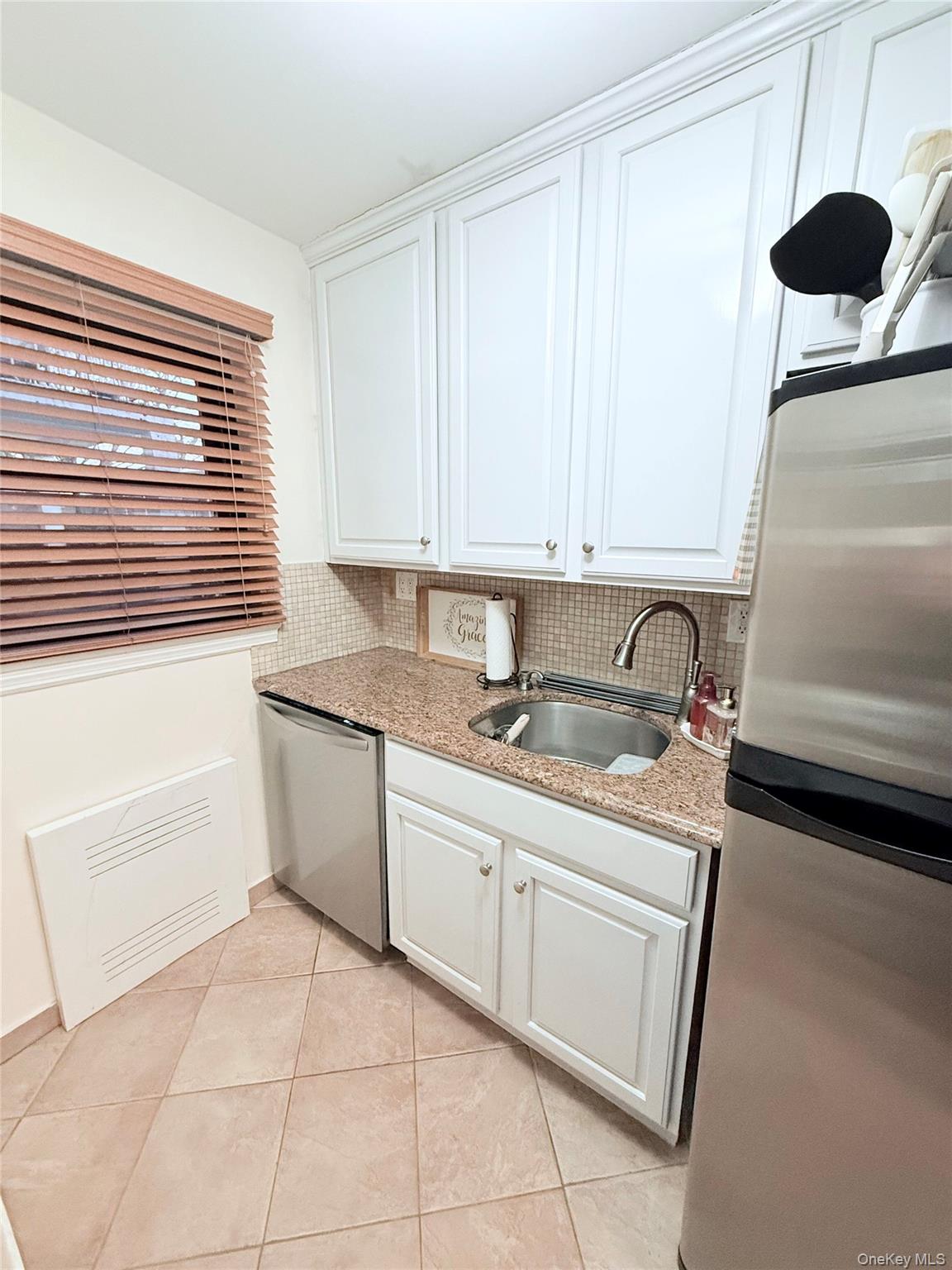 #19 photo, 1213 E Broadway, Hewlett , NY 11557