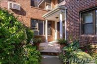 #4 photo, 1213 E Broadway, Hewlett , NY 11557