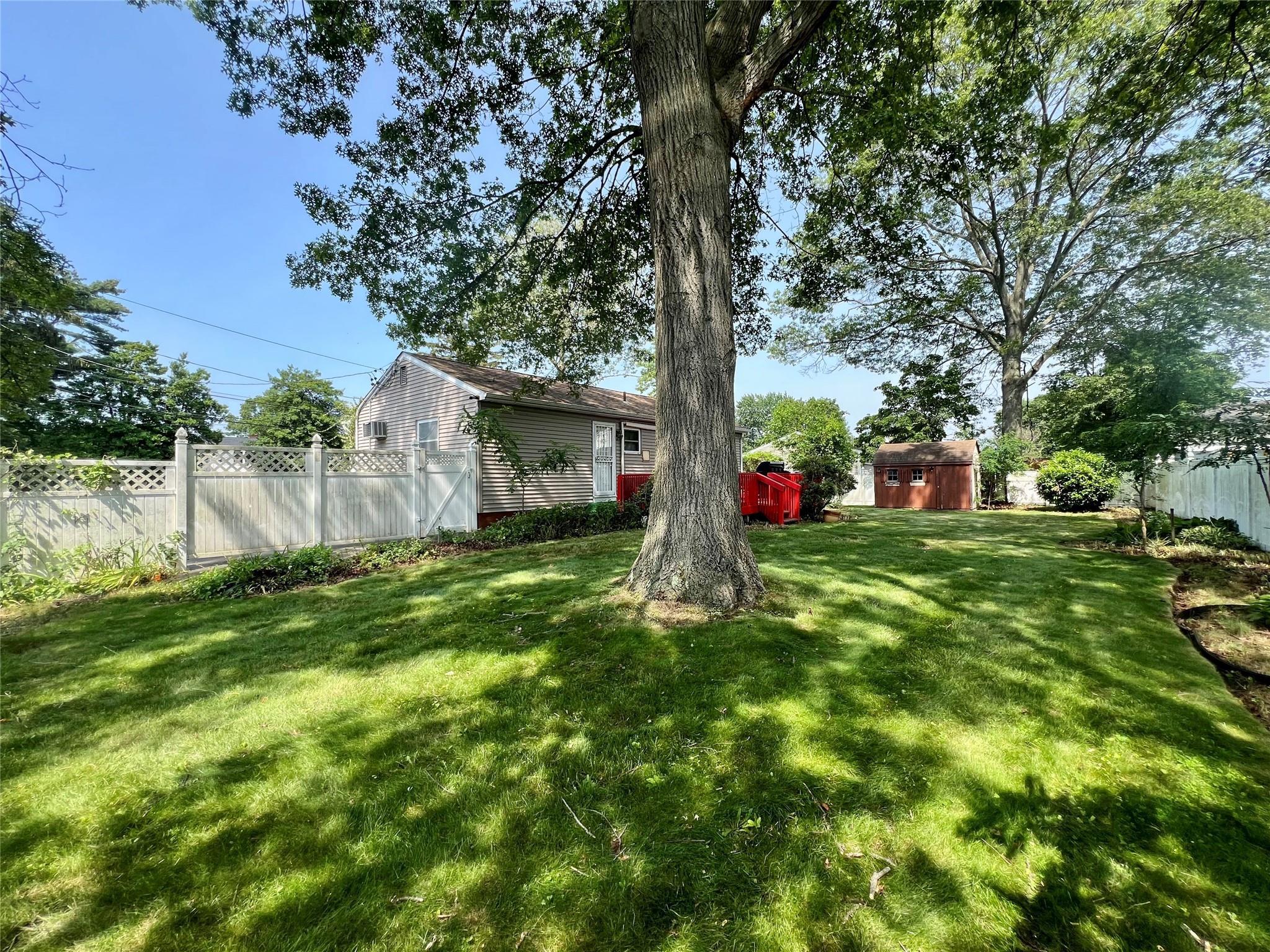 #3 photo, 270 Fulton Street, سوفولك West Babylon , NY 11704