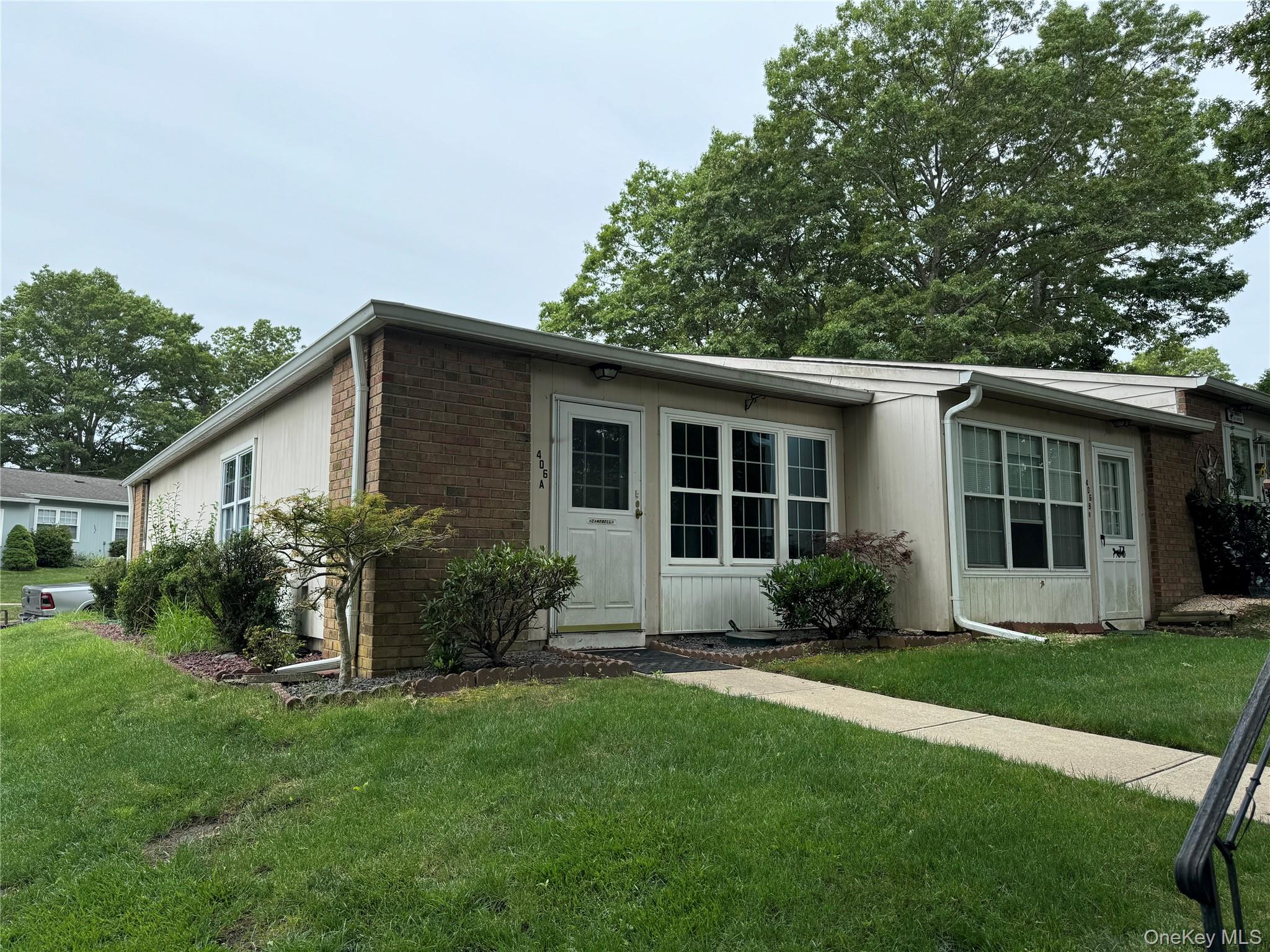 #1 photo, 406 Woodbridge Drive, 東長島 Ridge , NY 11961