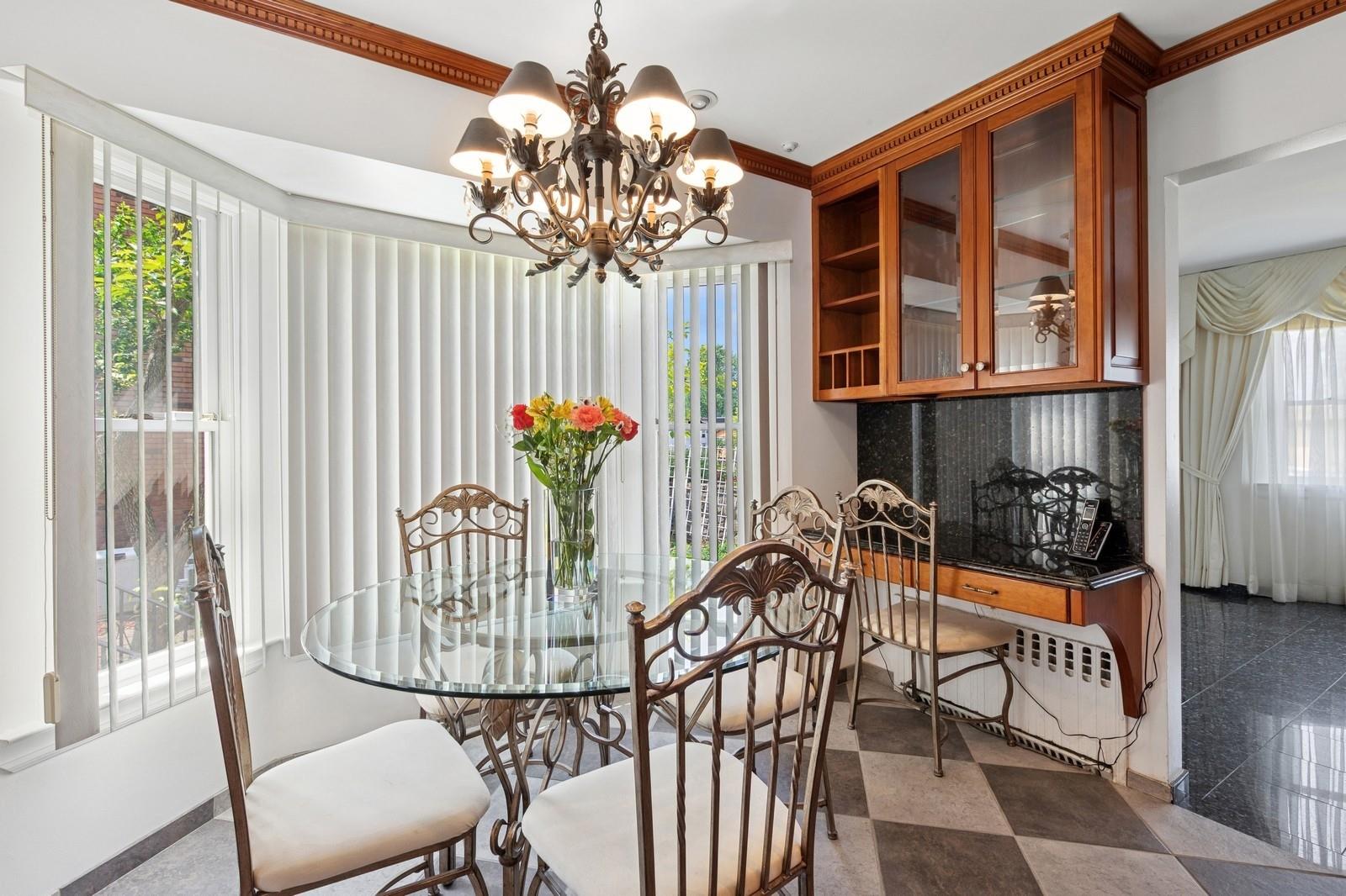 #8 photo, 24-56 Little Neck Boulevard, クイーンズ区 Bayside , NY 11360