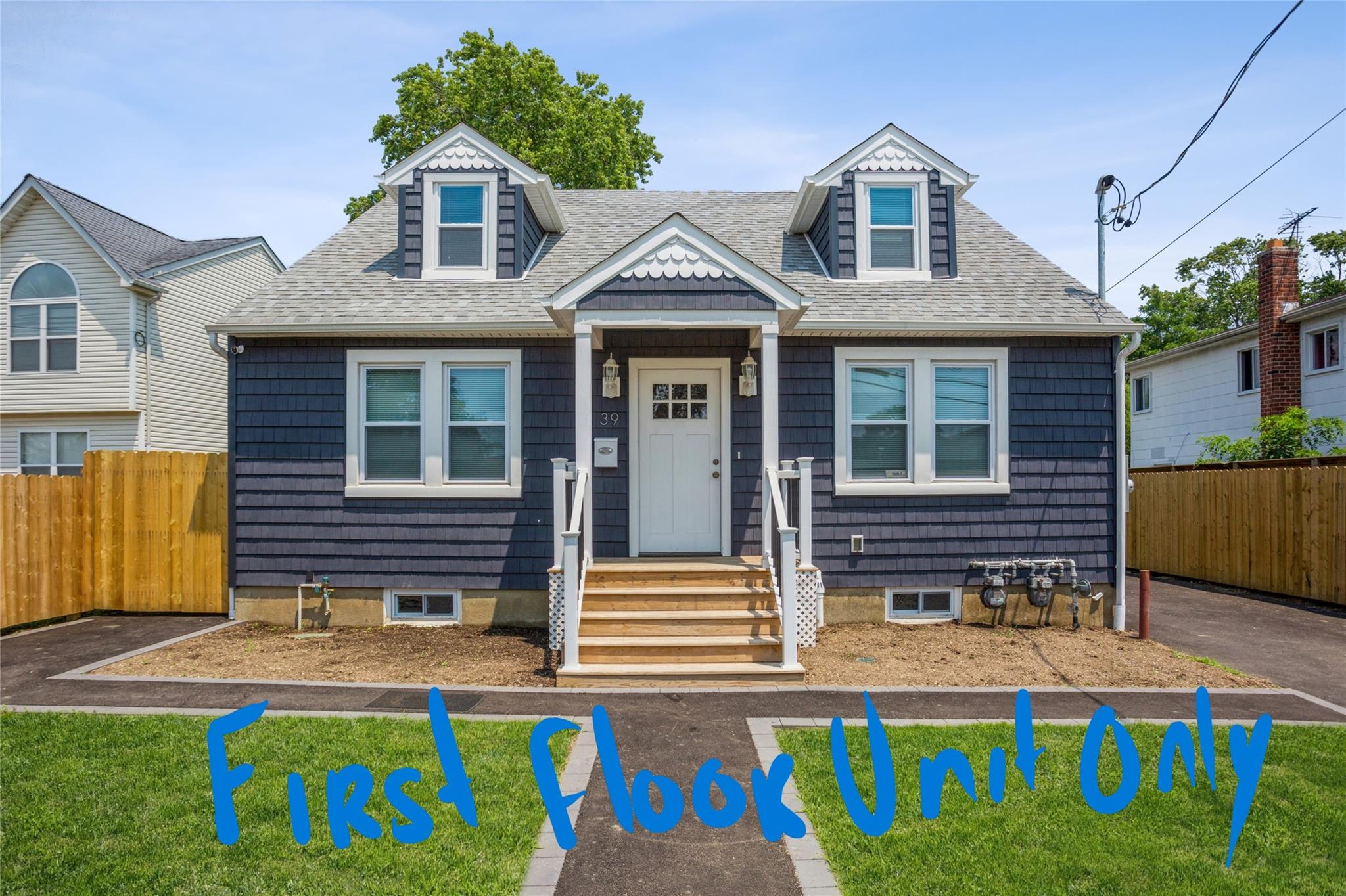 #1 photo, 39 Bay Shore Avenue, 東長島 海湾 Bay Shore , NY 11706