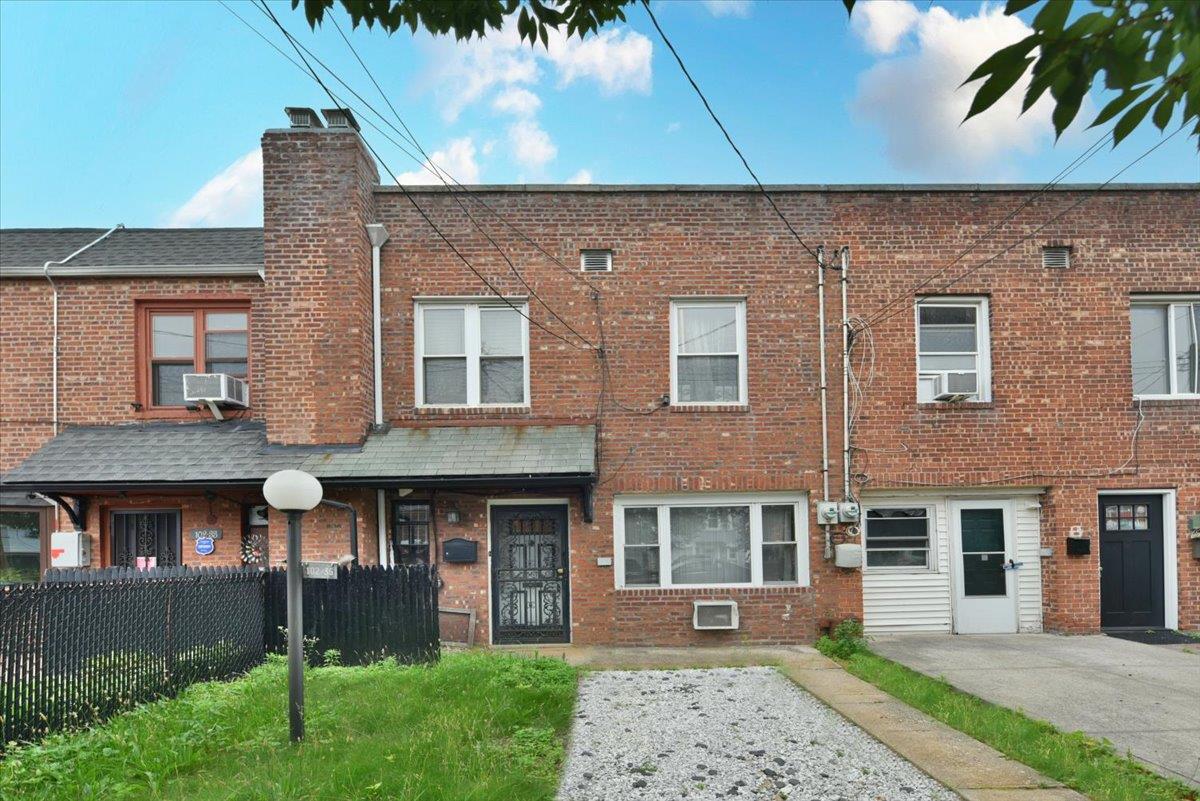 #1 photo, 102-35 187th Street, Hollis , NY 11423