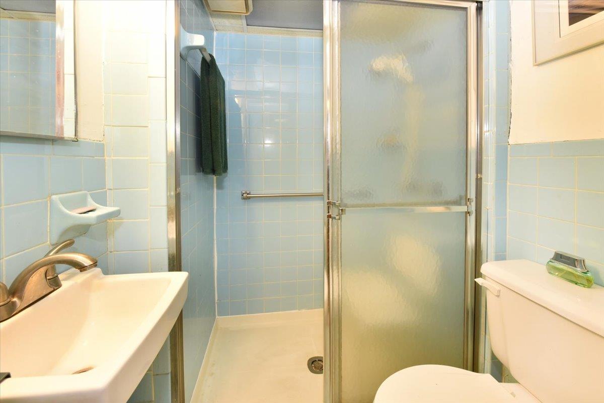 #11 photo, 102-35 187th Street, Hollis , NY 11423