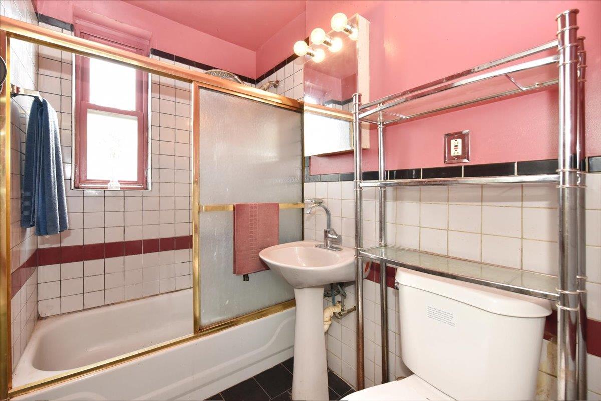 #15 photo, 102-35 187th Street, Hollis , NY 11423