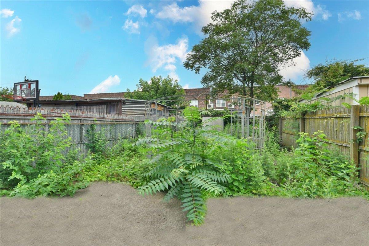 #18 photo, 102-35 187th Street, Hollis , NY 11423