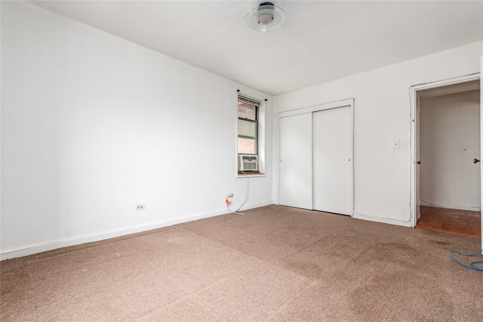 #10 photo, 33-45 94th Street, クイーンズ区 Jackson Heights , NY 11372