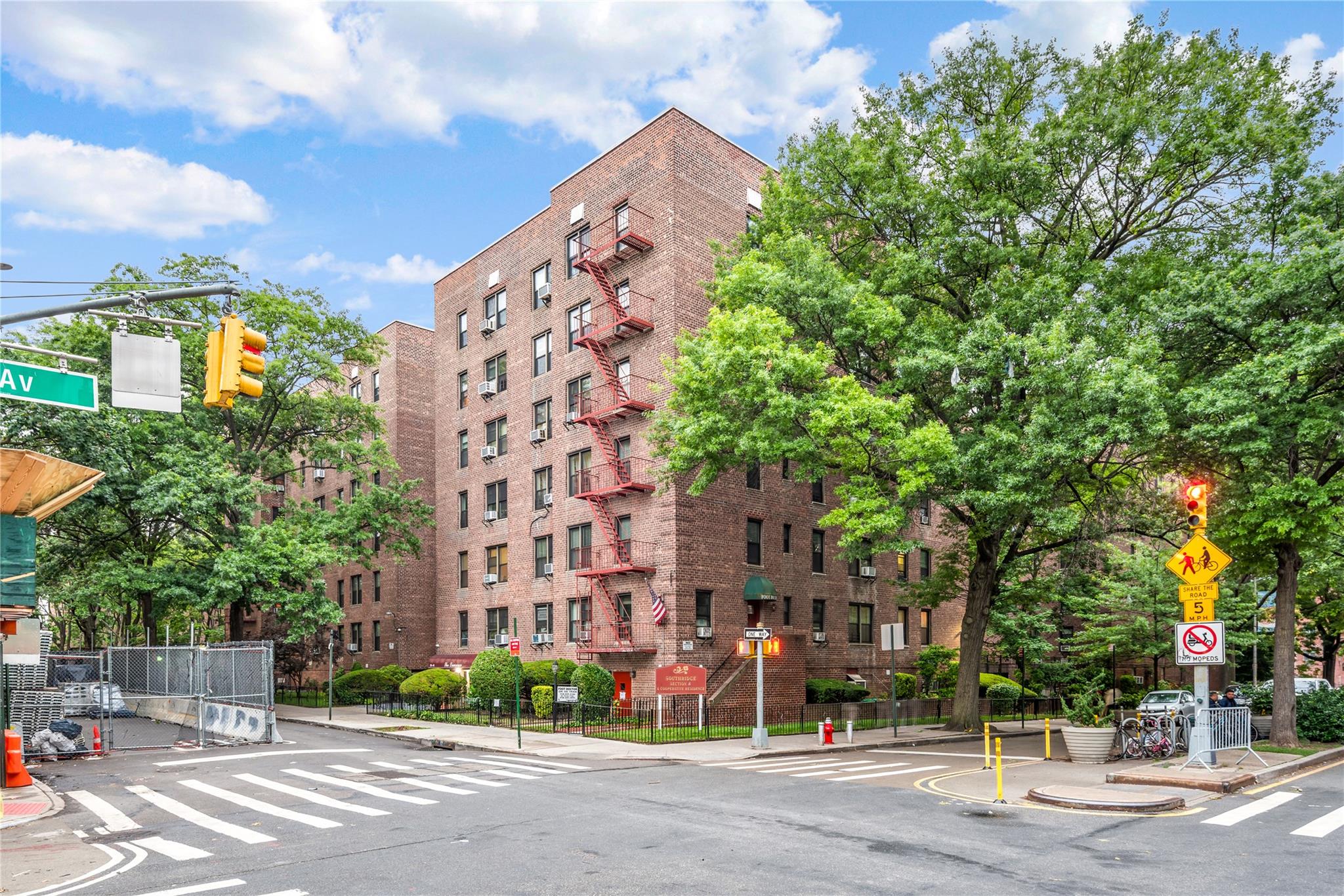 #16 photo, 33-45 94th Street, クイーンズ区 Jackson Heights , NY 11372