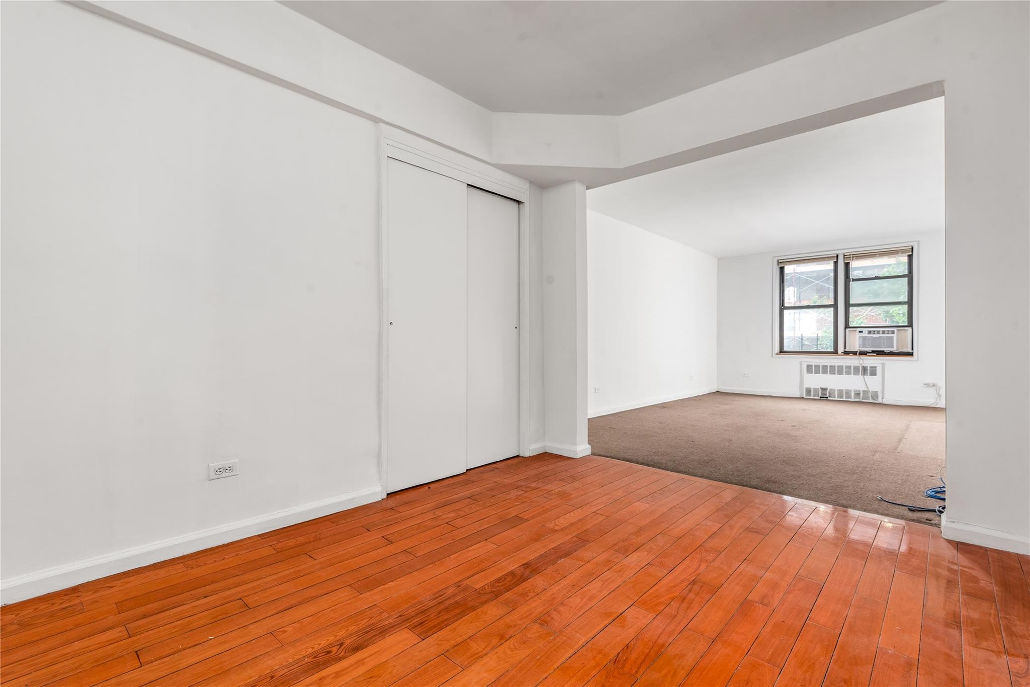 #4 photo, 33-45 94th Street, クイーンズ区 Jackson Heights , NY 11372