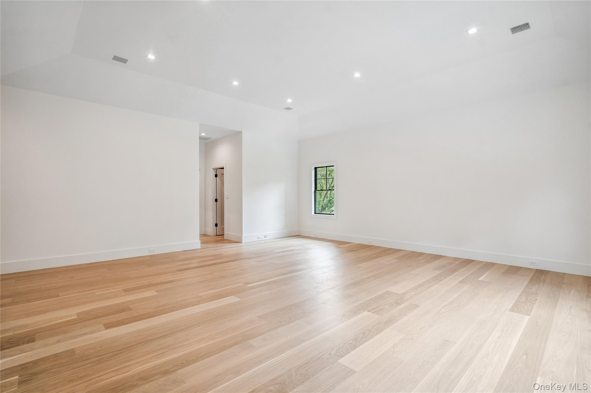 #16 photo, 63 Fruitledge Road, ナッソー郡 Brookville , NY 11545