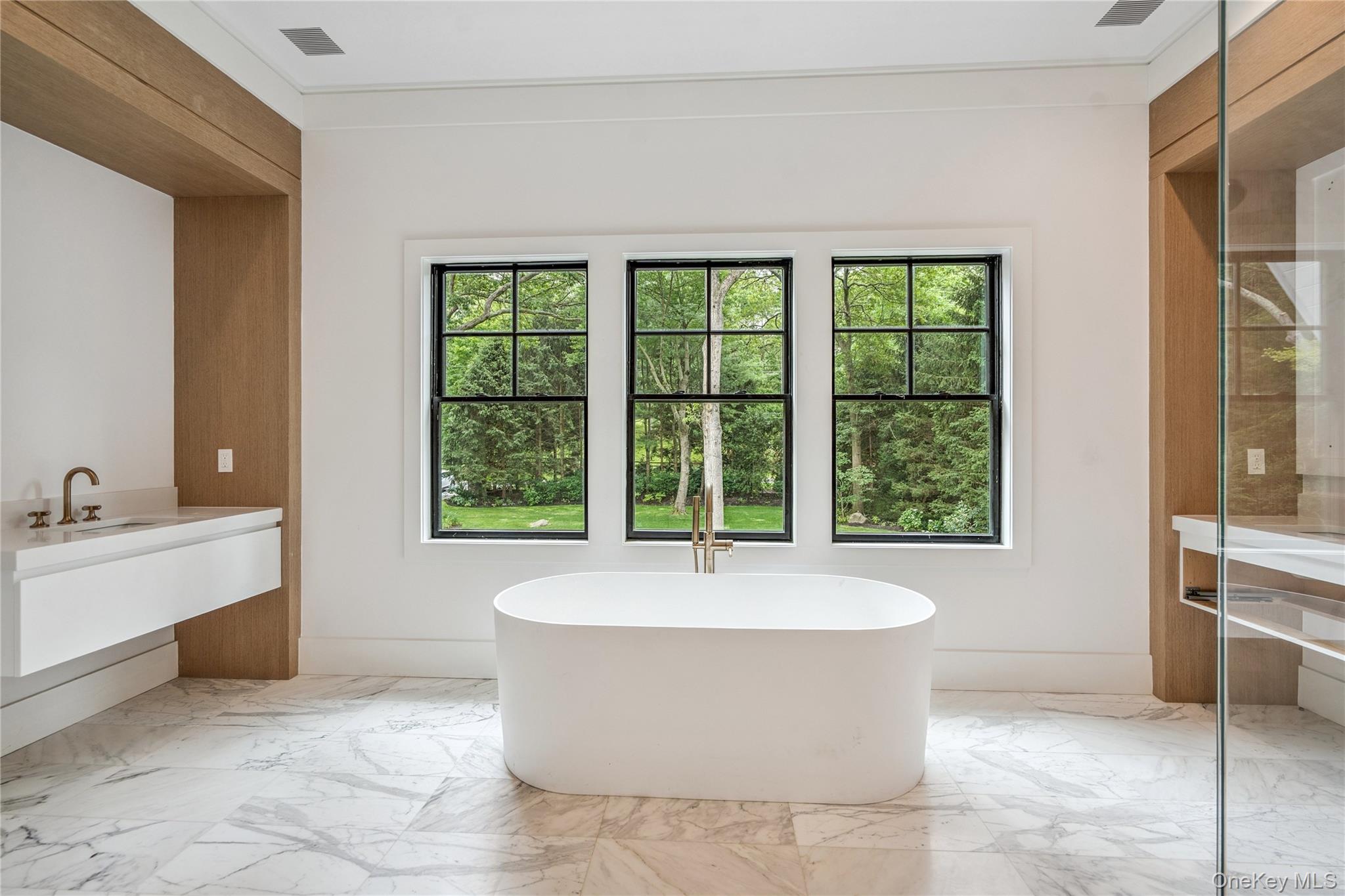 #18 photo, 63 Fruitledge Road, ナッソー郡 Brookville , NY 11545