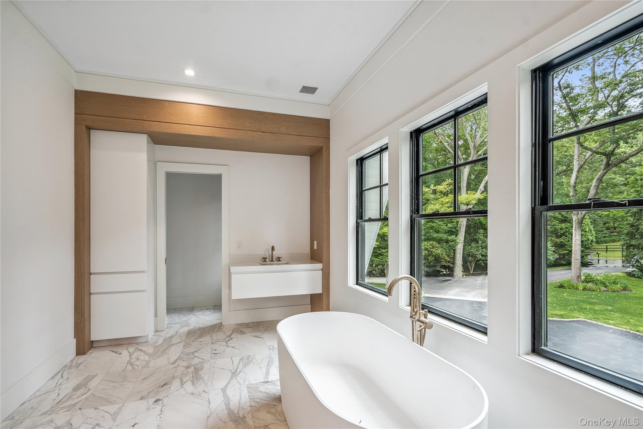 #20 photo, 63 Fruitledge Road, ナッソー郡 Brookville , NY 11545