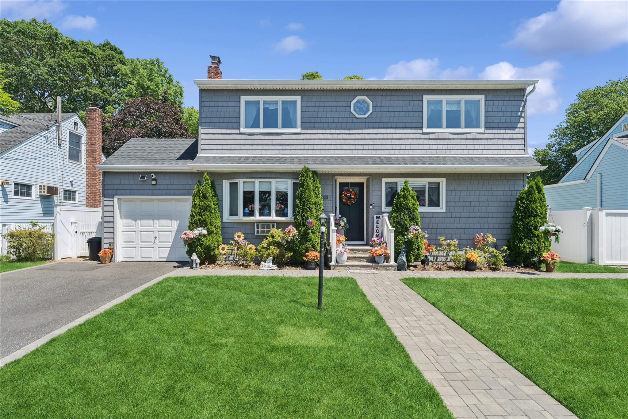 #1 photo, 89 3rd Avenue, Massapequa Park , NY 11762