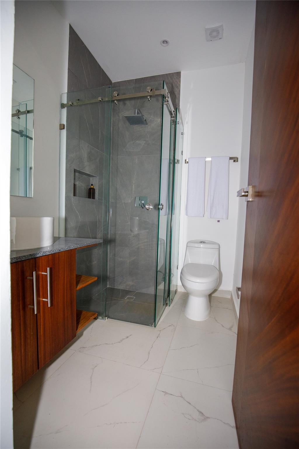 #4 photo, 14 Rafael E. Melgar, Other ,  77580