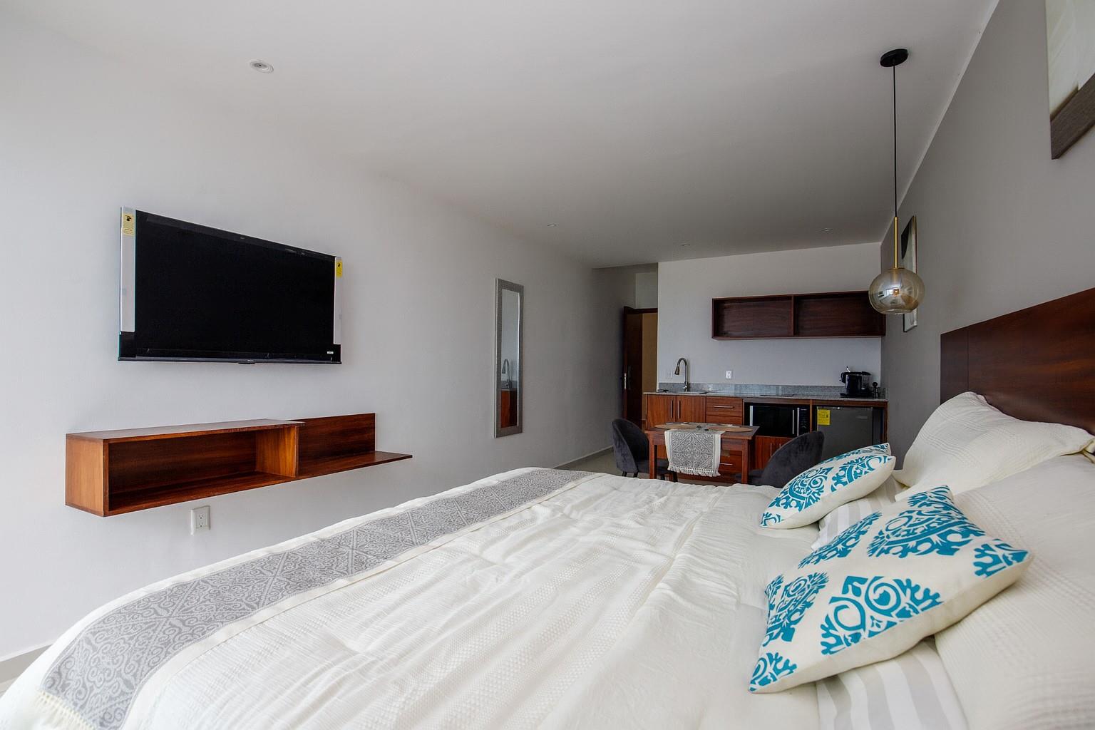 #6 photo, 14 Rafael E. Melgar, Other ,  77580