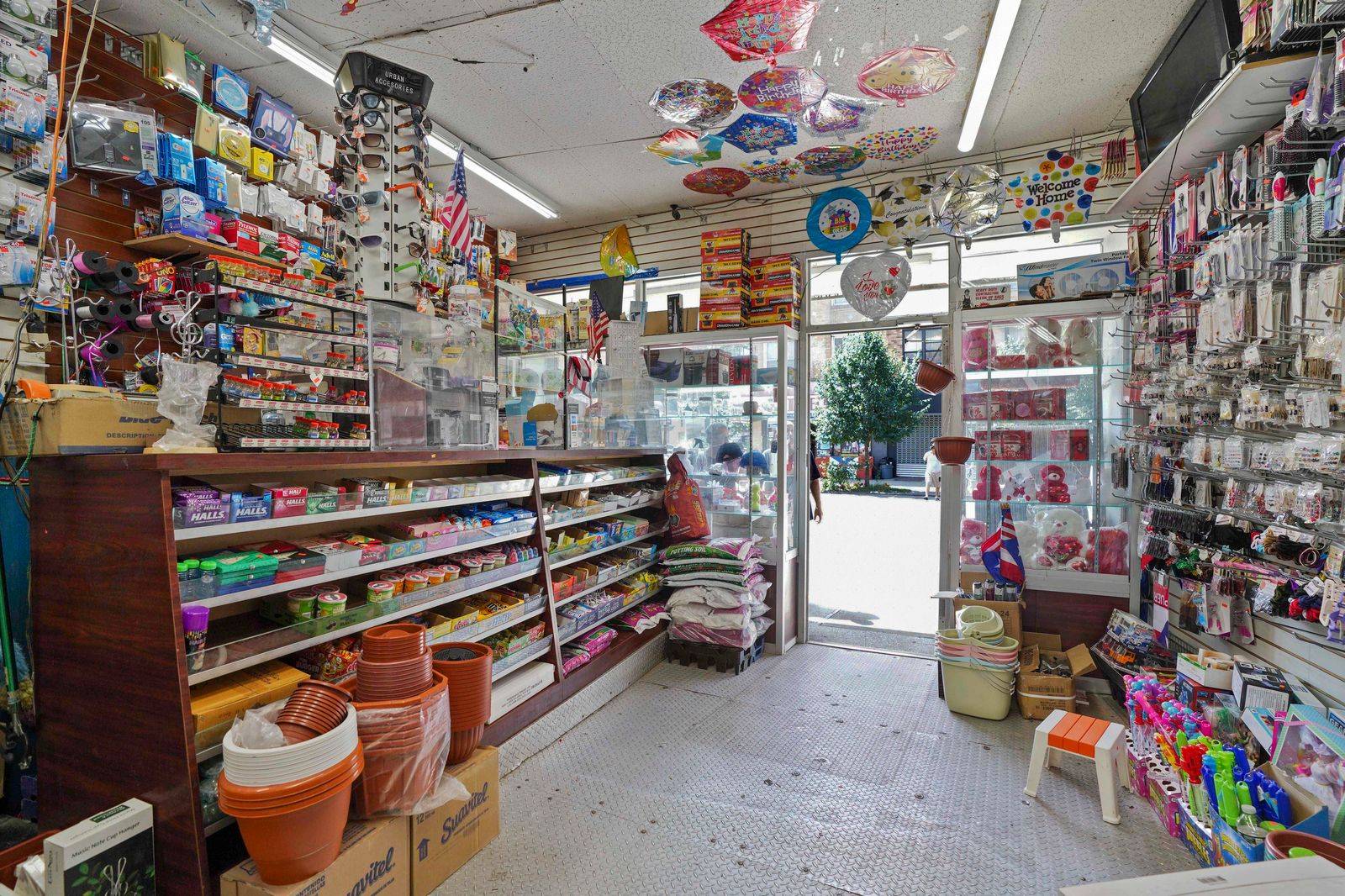 #14 photo, 67-03  Myrtle Ave, クイーンズ区 NY , NY 11385