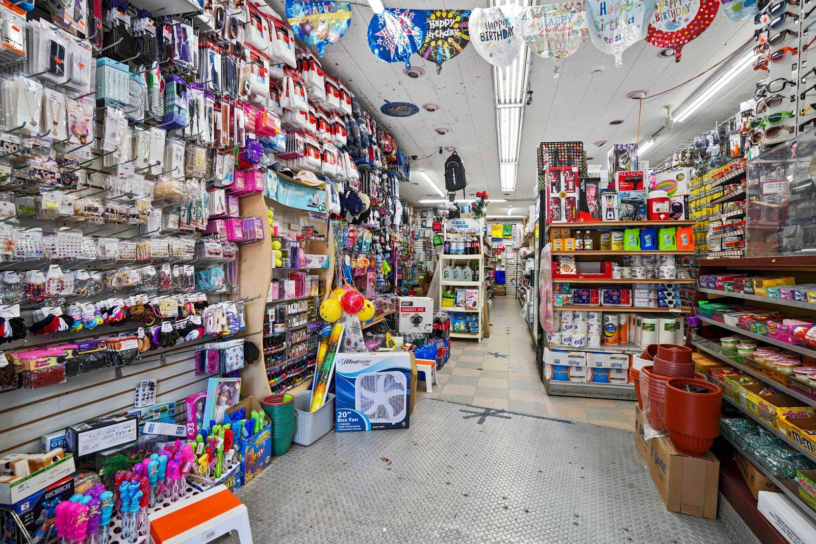 #15 photo, 67-03  Myrtle Ave, クイーンズ区 NY , NY 11385