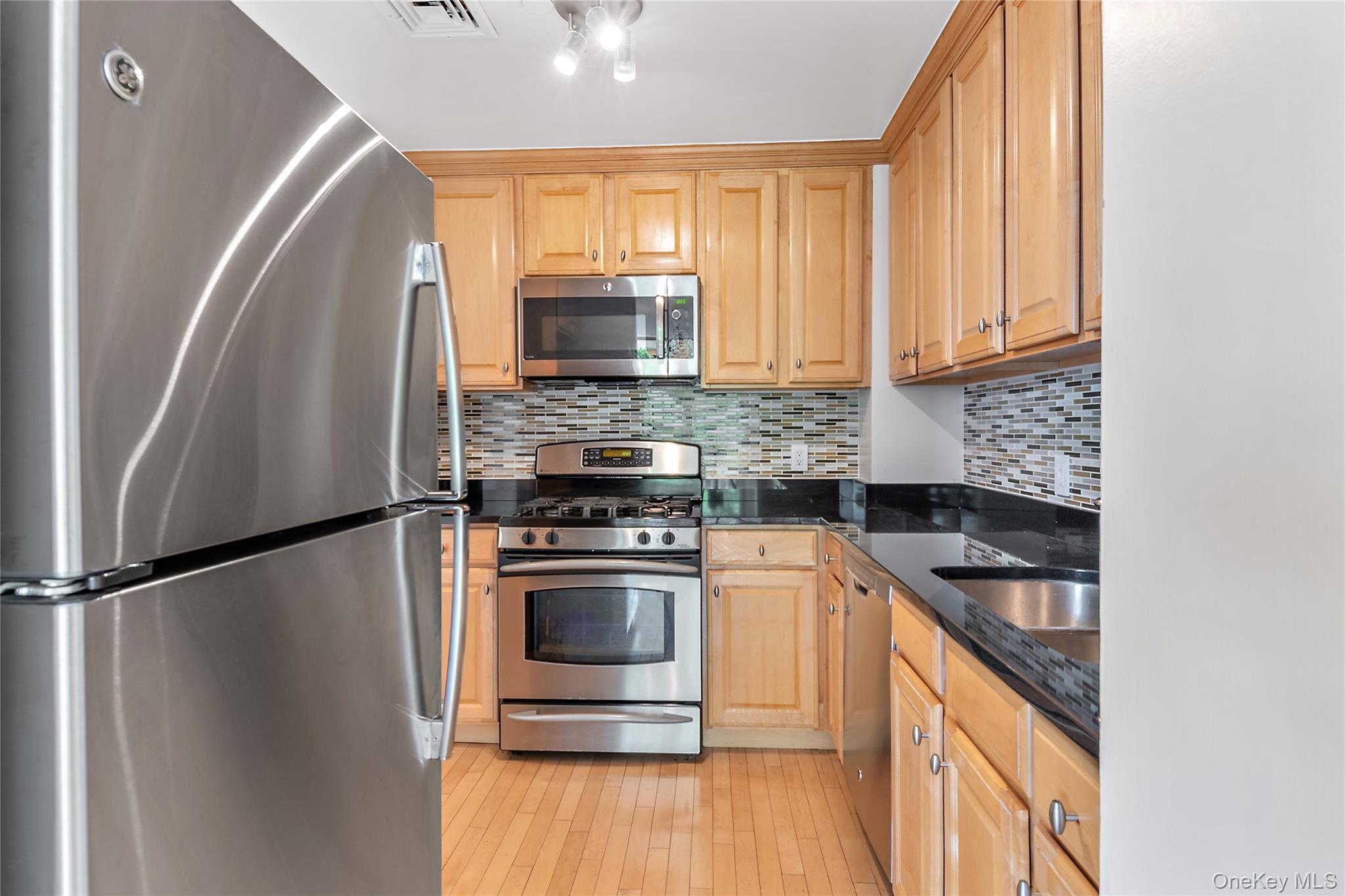 #9 photo, 3625 Oxford Avenue, ブロンクス区 Bronx , NY 10463