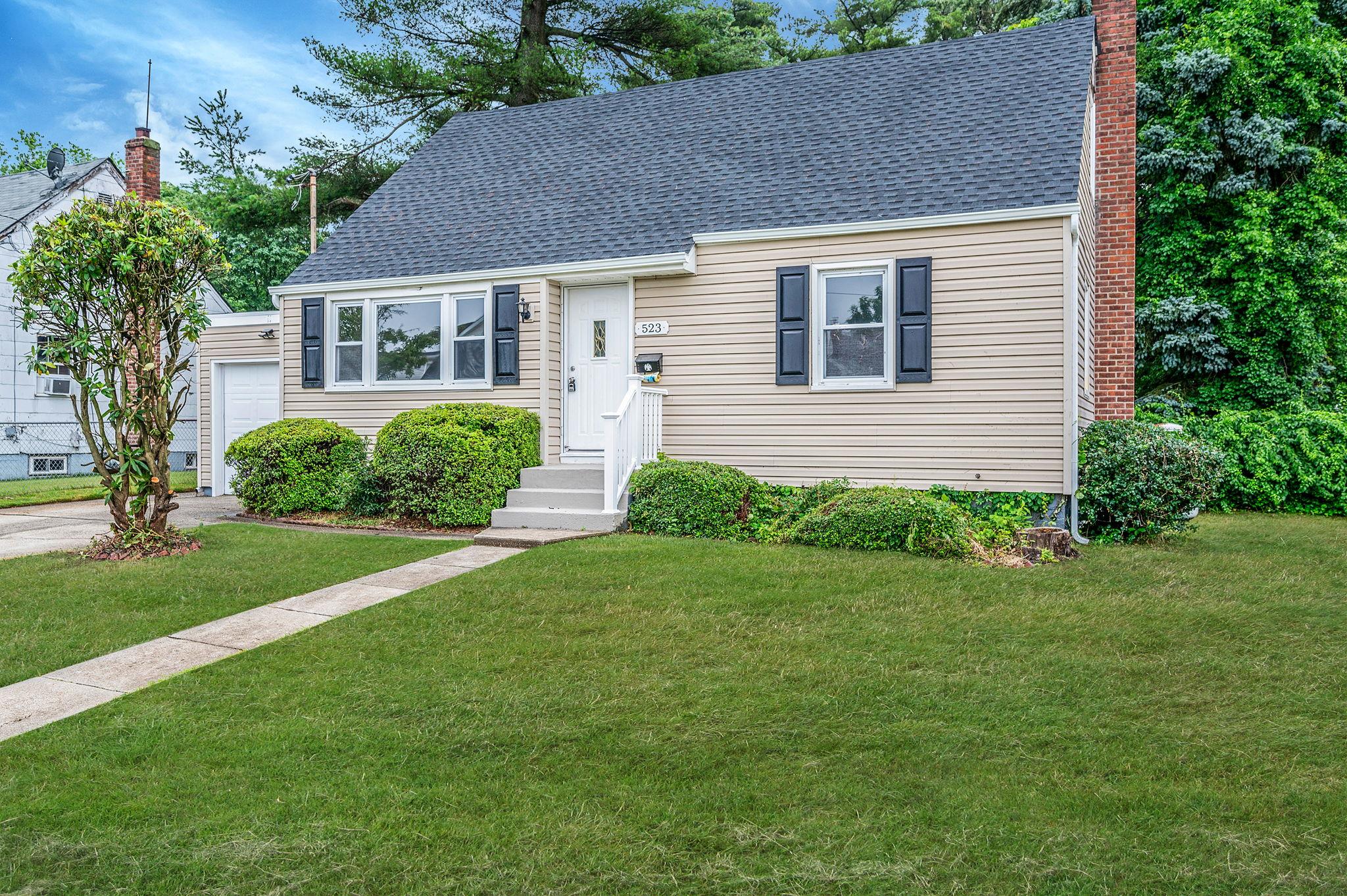 #1 photo, 523 18th Street, West Babylon , NY 11704