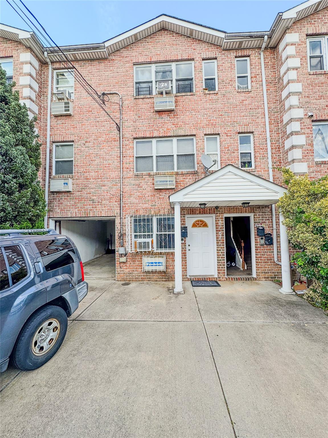 #2 photo, 10105 81st Street, Ozone Park , NY 11416