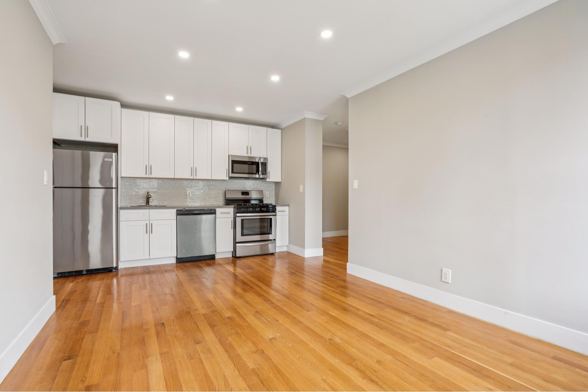 #5 photo, 811 WALTON Avenue, ブロンクス区 Concourse , NY 10451