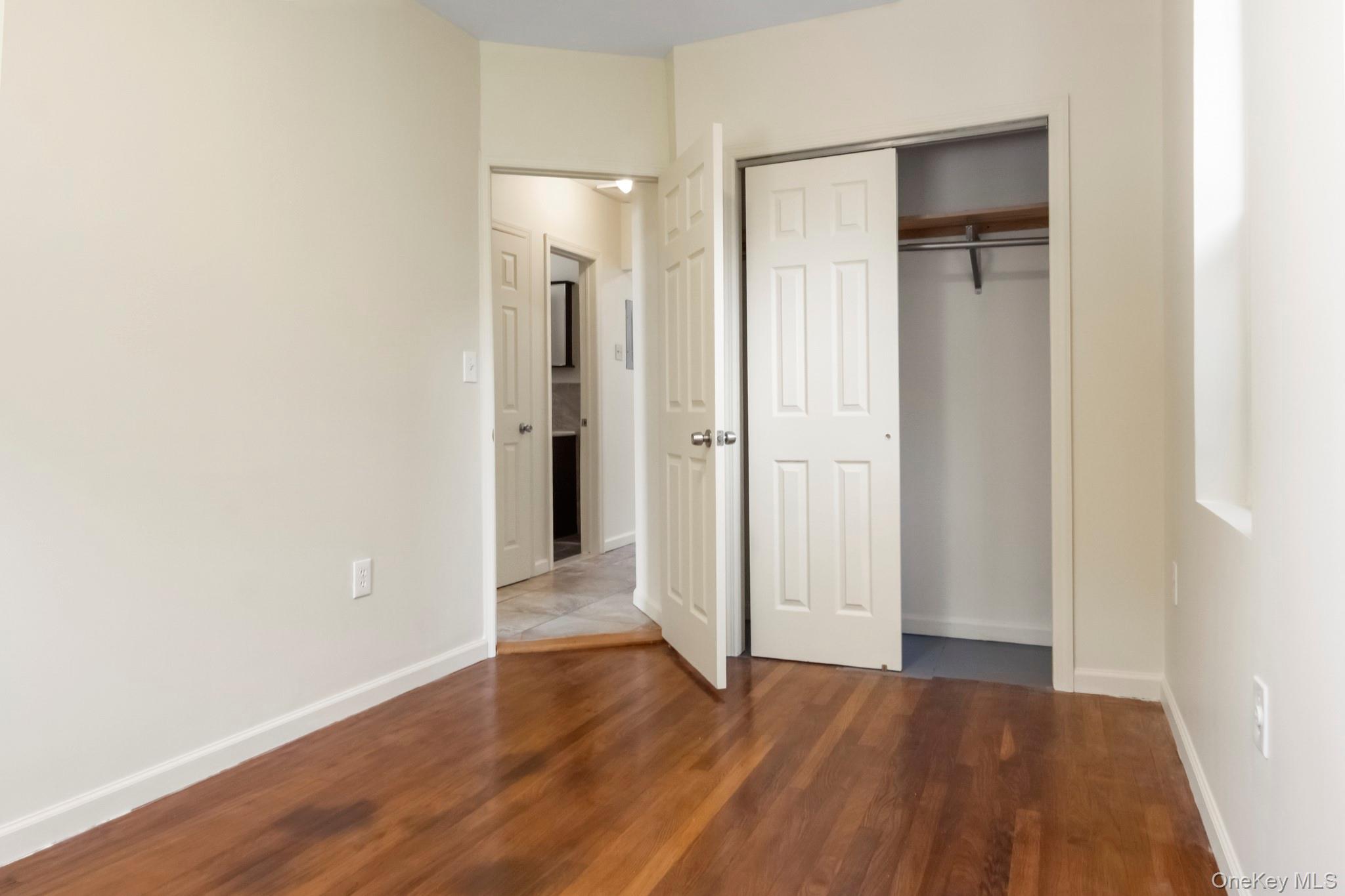 #10 photo, 989 Sacket Avenue, Bronx , NY 10462