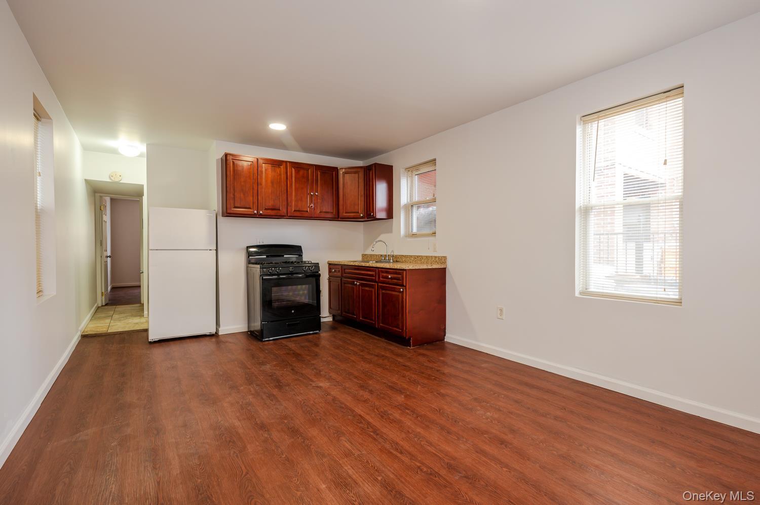 #15 photo, 989 Sacket Avenue, Bronx , NY 10462