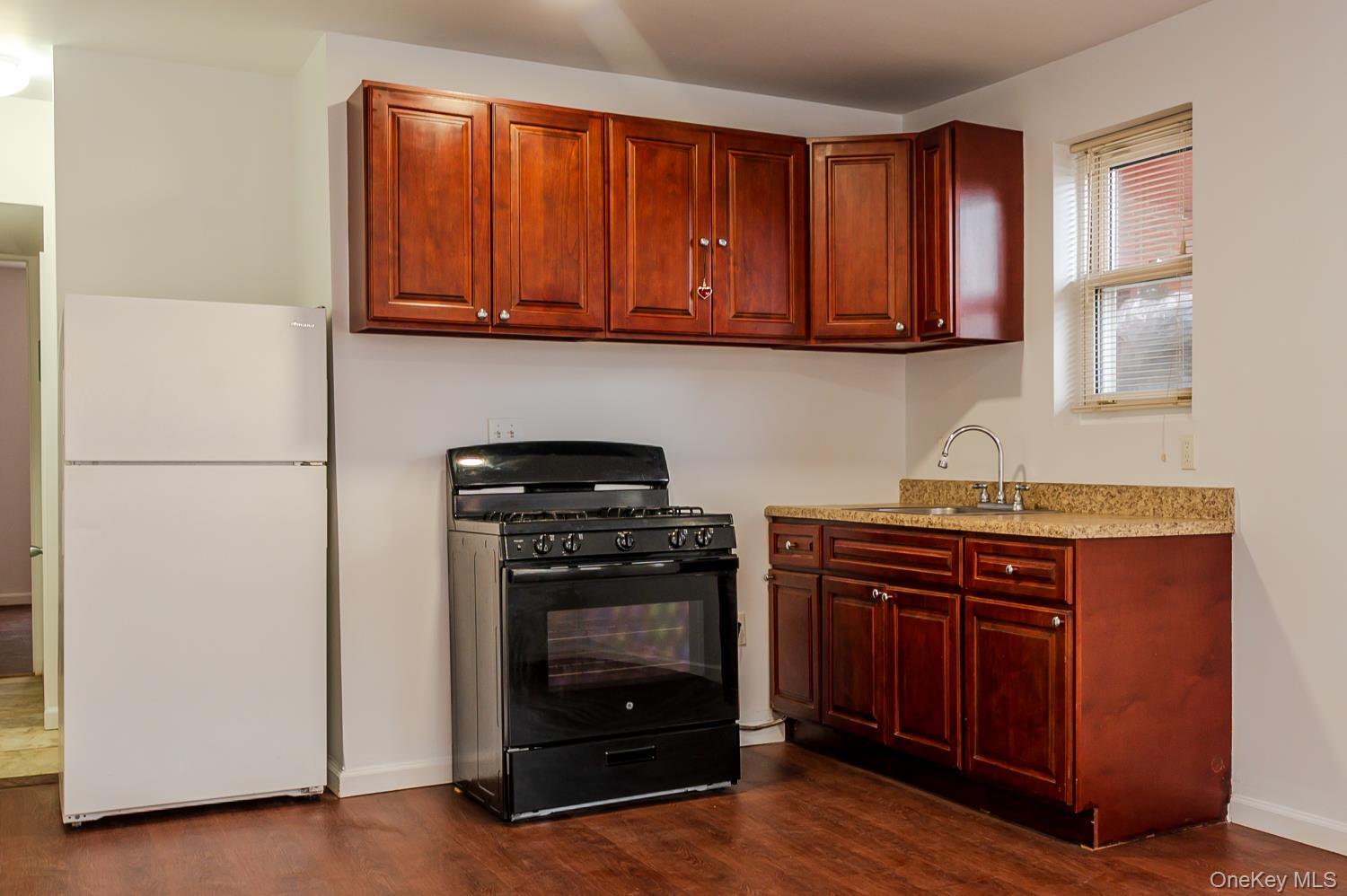 #17 photo, 989 Sacket Avenue, Bronx , NY 10462