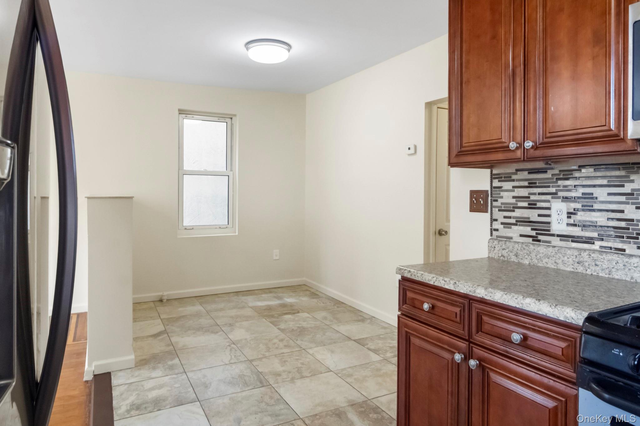 #7 photo, 989 Sacket Avenue, Bronx , NY 10462