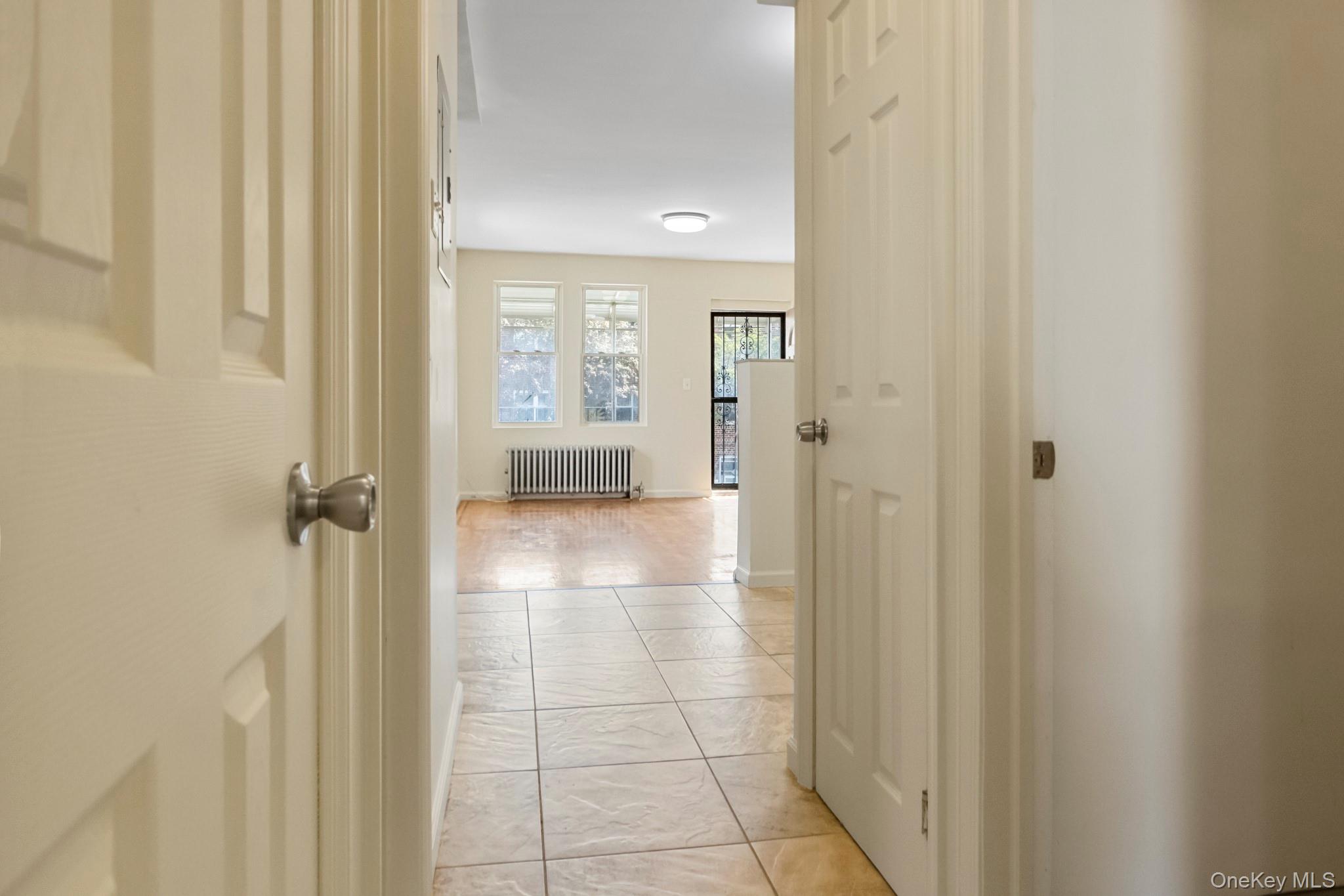 #8 photo, 989 Sacket Avenue, Bronx , NY 10462