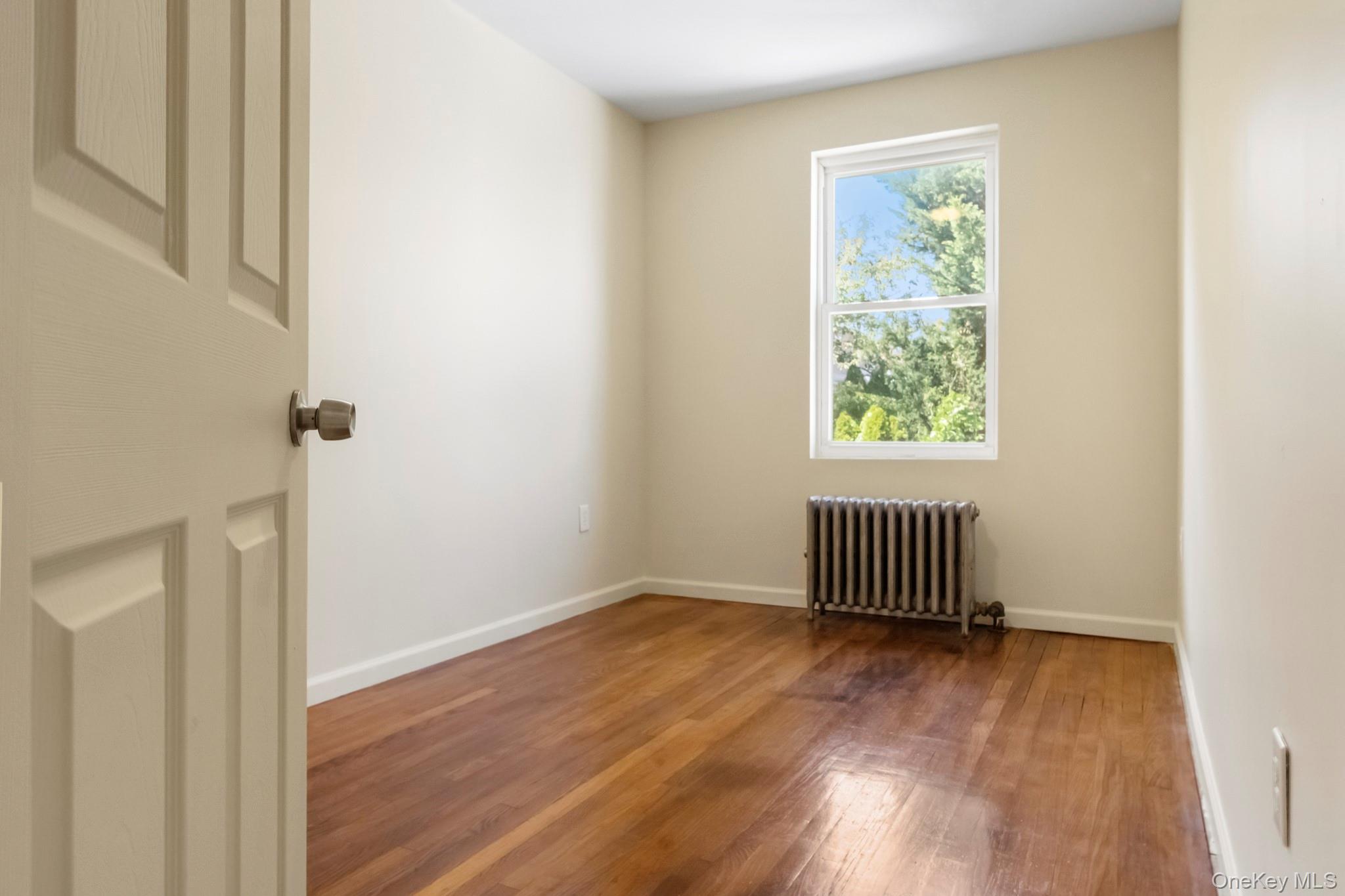 #9 photo, 989 Sacket Avenue, Bronx , NY 10462