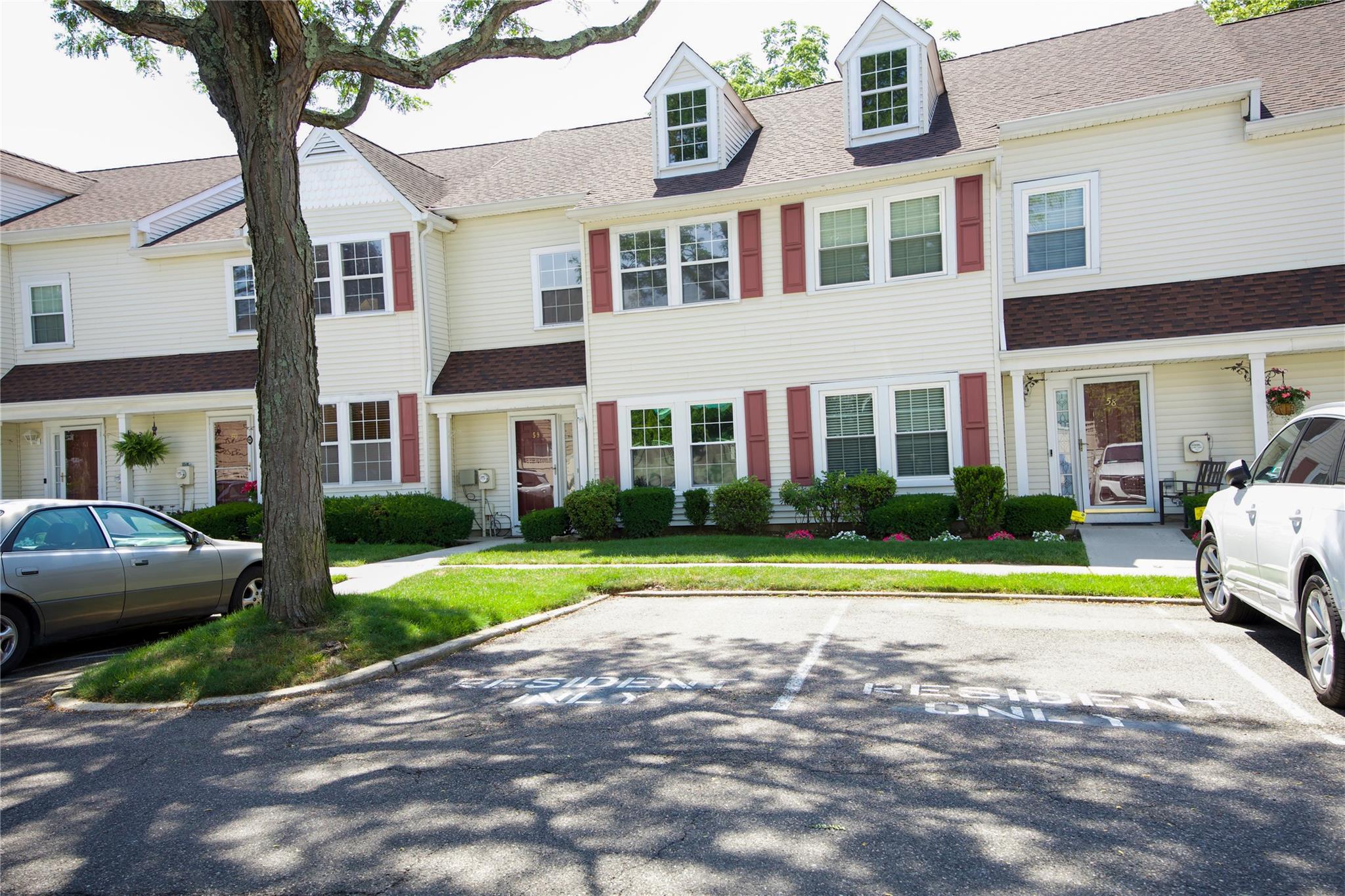 #1 photo, 59 Stratford Green, ناسو Farmingdale , NY 11735