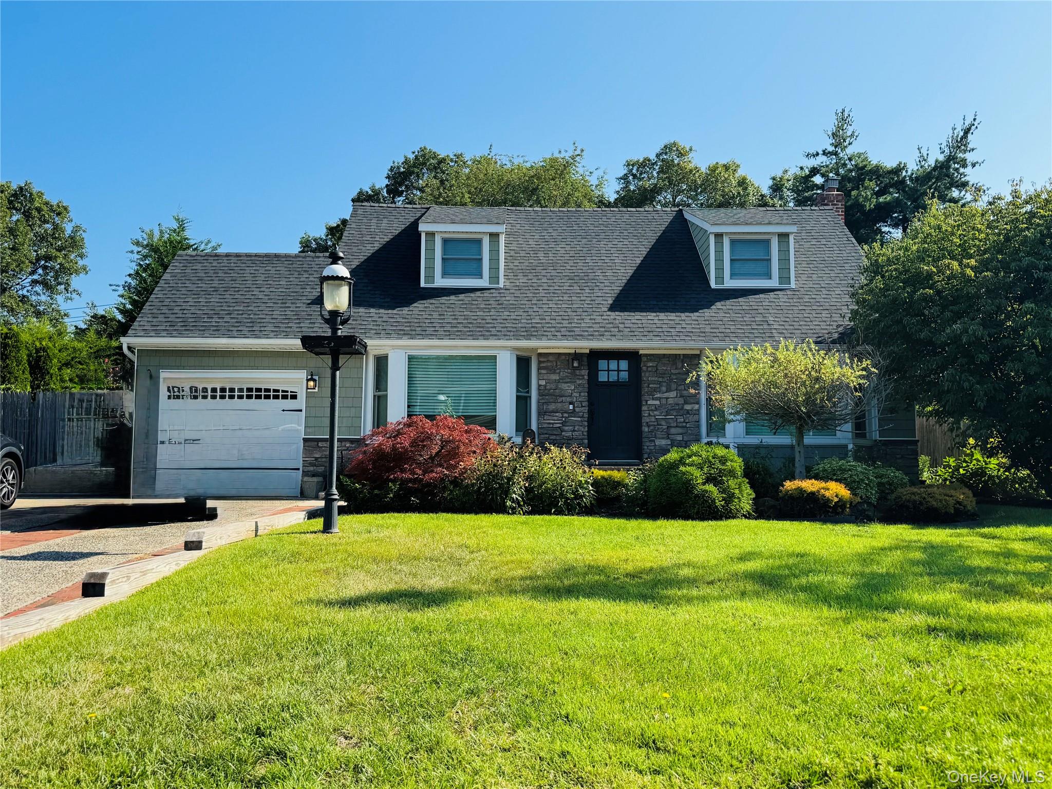 #1 photo, 110 Roxbury Drive, 東長島 康马克 Commack , NY 11725