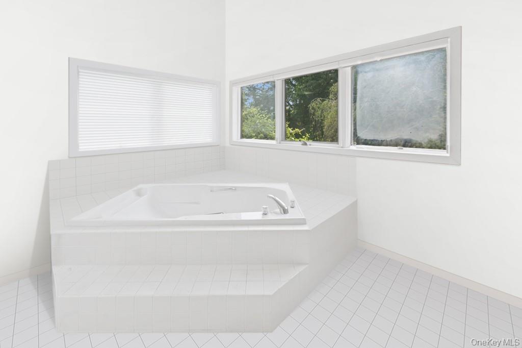 #14 photo, 61 Hidden Cove Court, サフォーク郡 Southampton , NY 11968