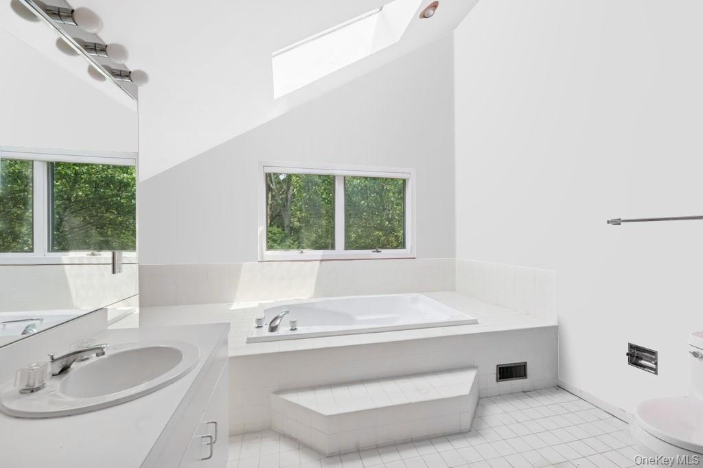 #20 photo, 61 Hidden Cove Court, サフォーク郡 Southampton , NY 11968