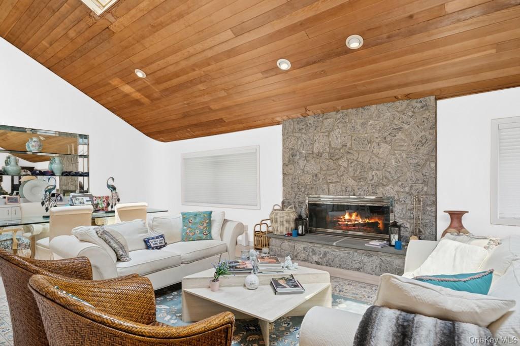 #8 photo, 61 Hidden Cove Court, サフォーク郡 Southampton , NY 11968