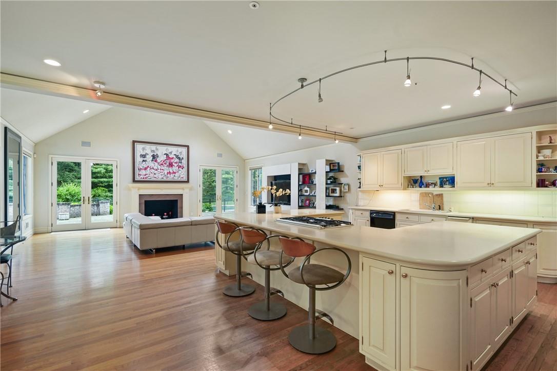 #10 photo, 9A Lincoln Woods, Purchase , NY 10577