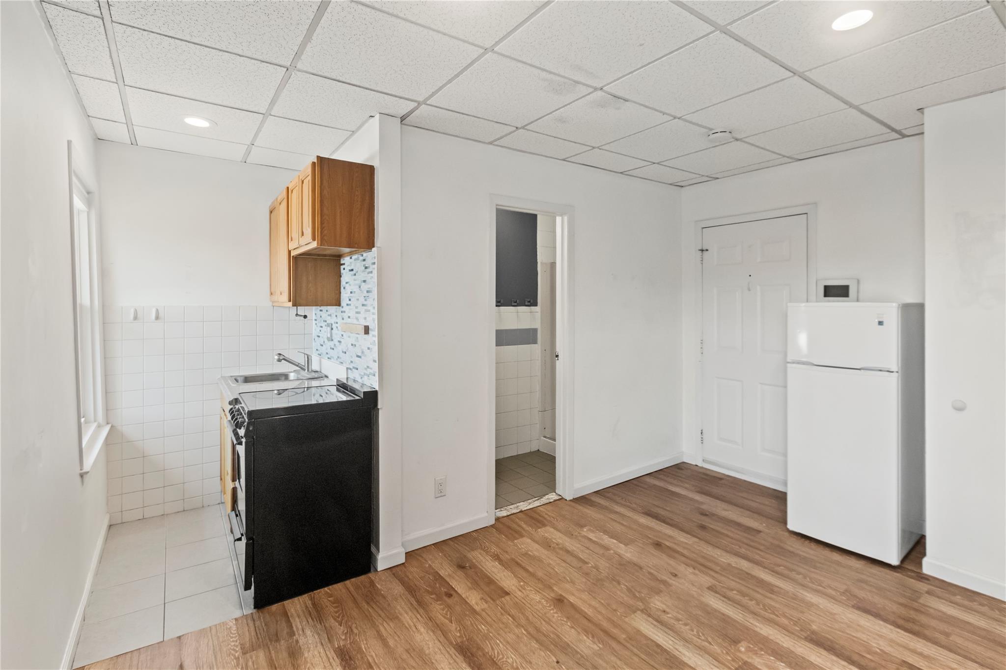 #1 photo, 14 Bayville Avenue, Bayville , NY 11709