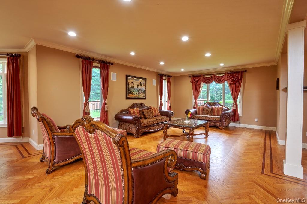 #8 photo, 637 S Mountain Road, New City , NY 10956