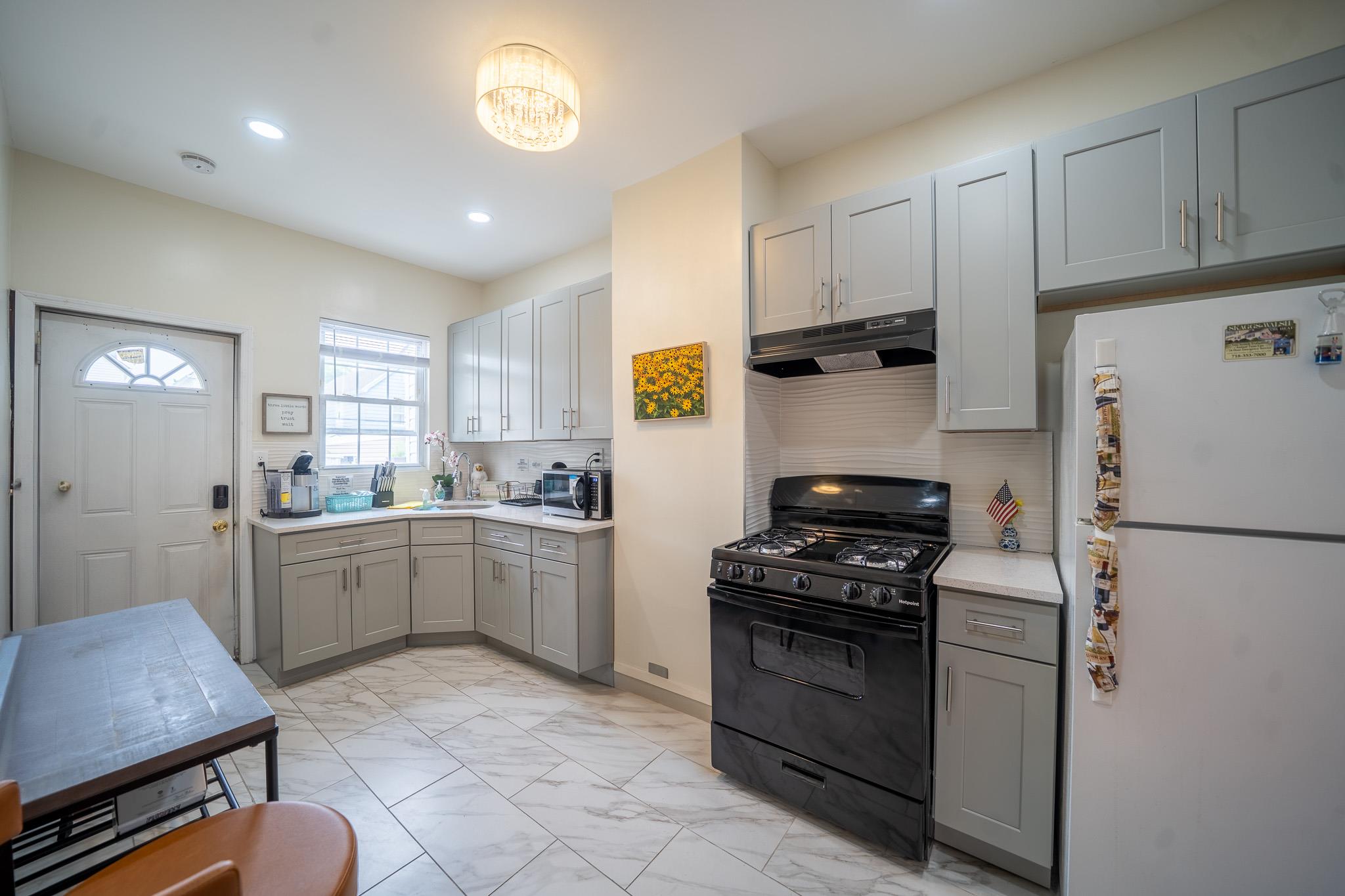 #11 photo, 10421 Lefferts Boulevard, クイーンズ区 Richmond Hill S. , NY 11419