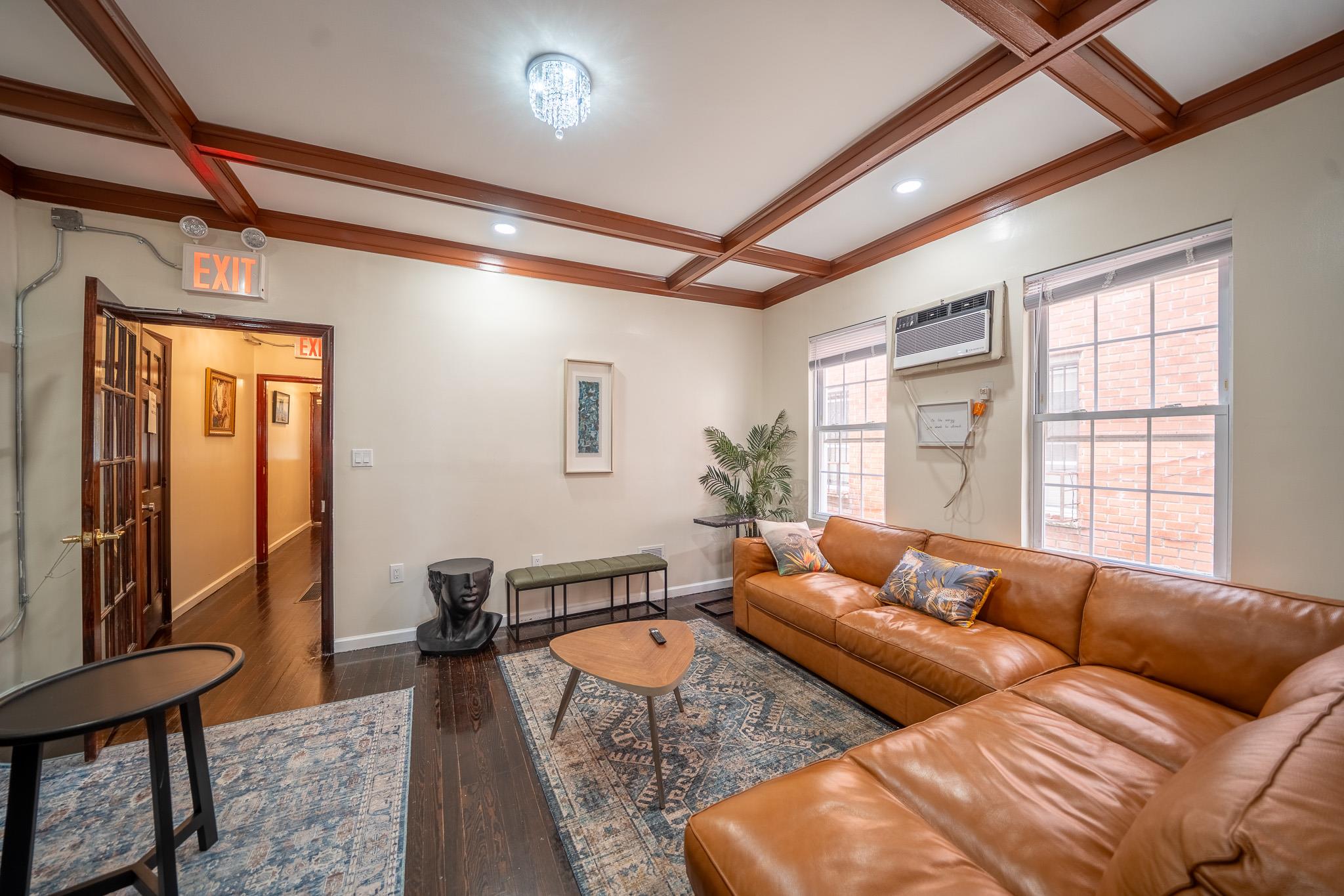 #6 photo, 10421 Lefferts Boulevard, クイーンズ区 Richmond Hill S. , NY 11419