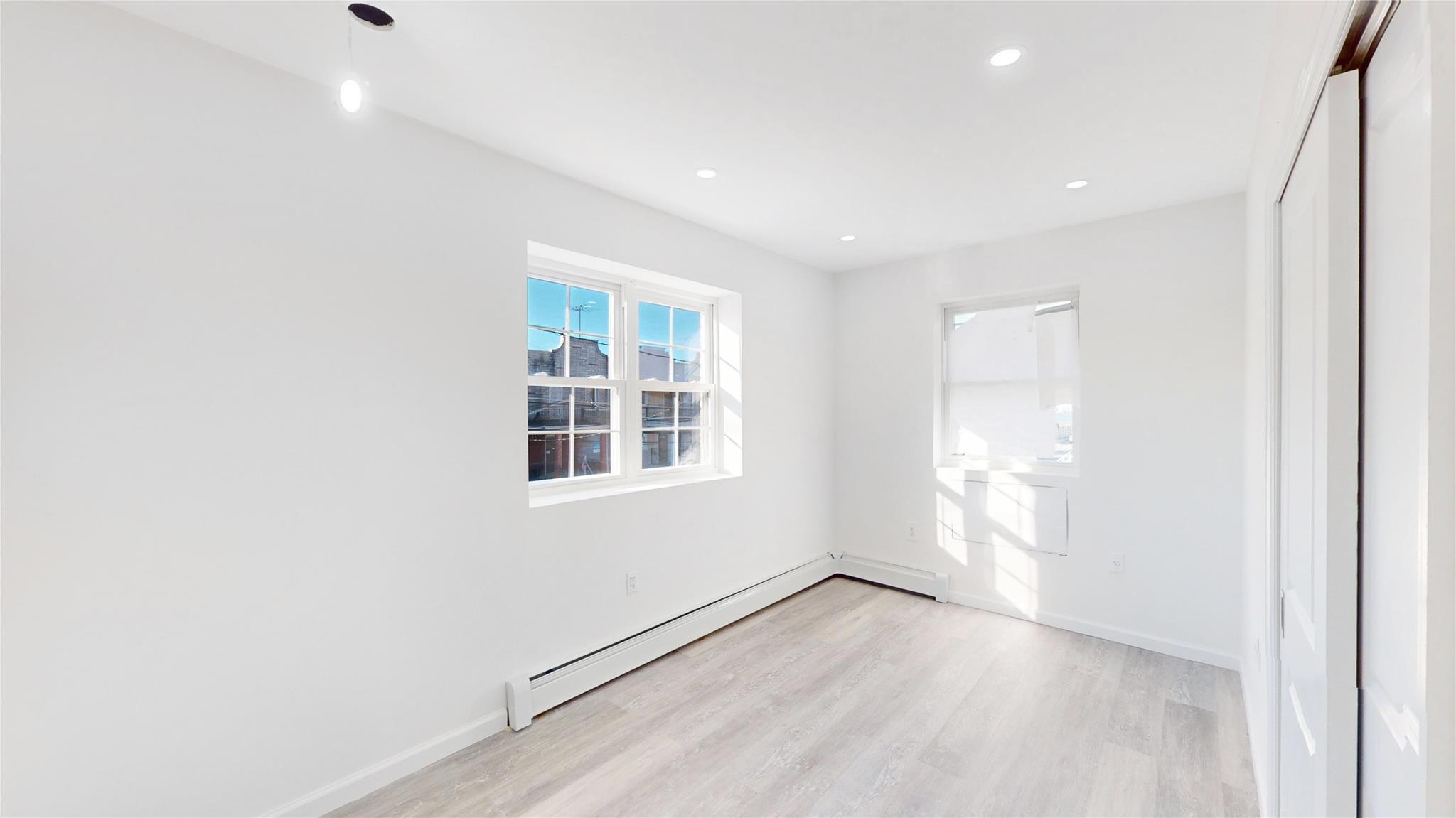 #9 photo, 308 Beach 86th Street, クイーンズ区 Far Rockaway , NY 11693