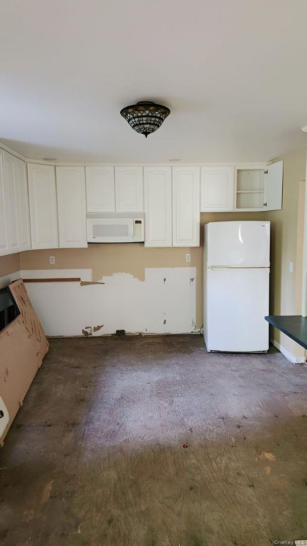 #11 photo, 6 White Oaks Road, Hyde Park , NY 12538