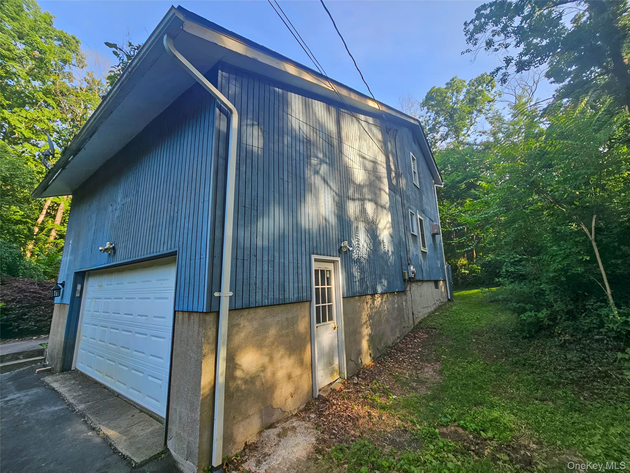 #4 photo, 6 White Oaks Road, Hyde Park , NY 12538