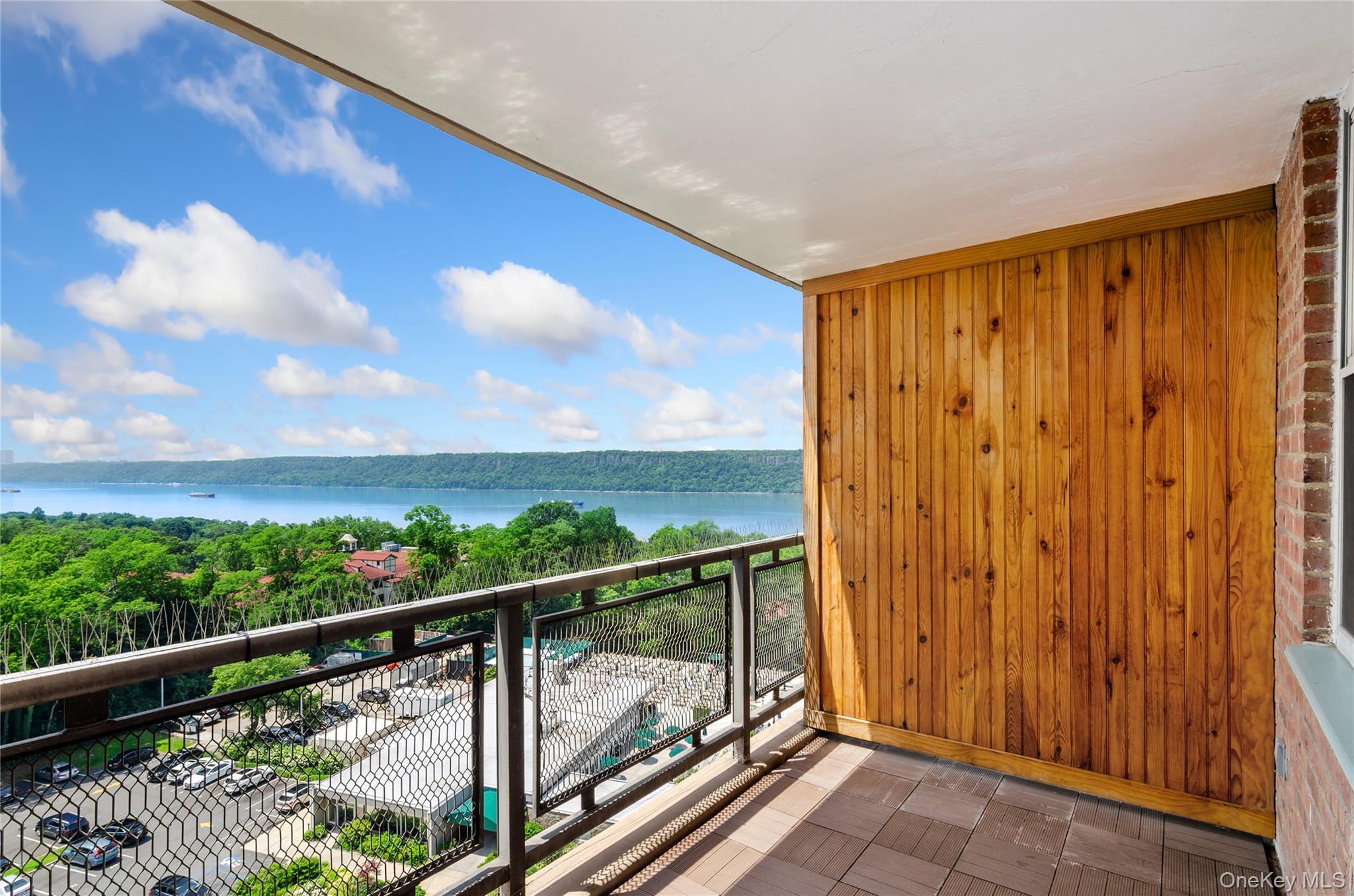 #8 photo, 5700 Arlington Avenue, ブロンクス区 Bronx , NY 10471