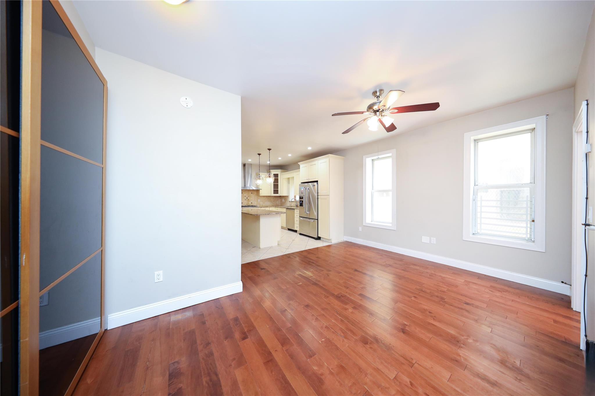 #13 photo, 2132 E 13th Street, 布鲁克林 Brooklyn , NY 11229