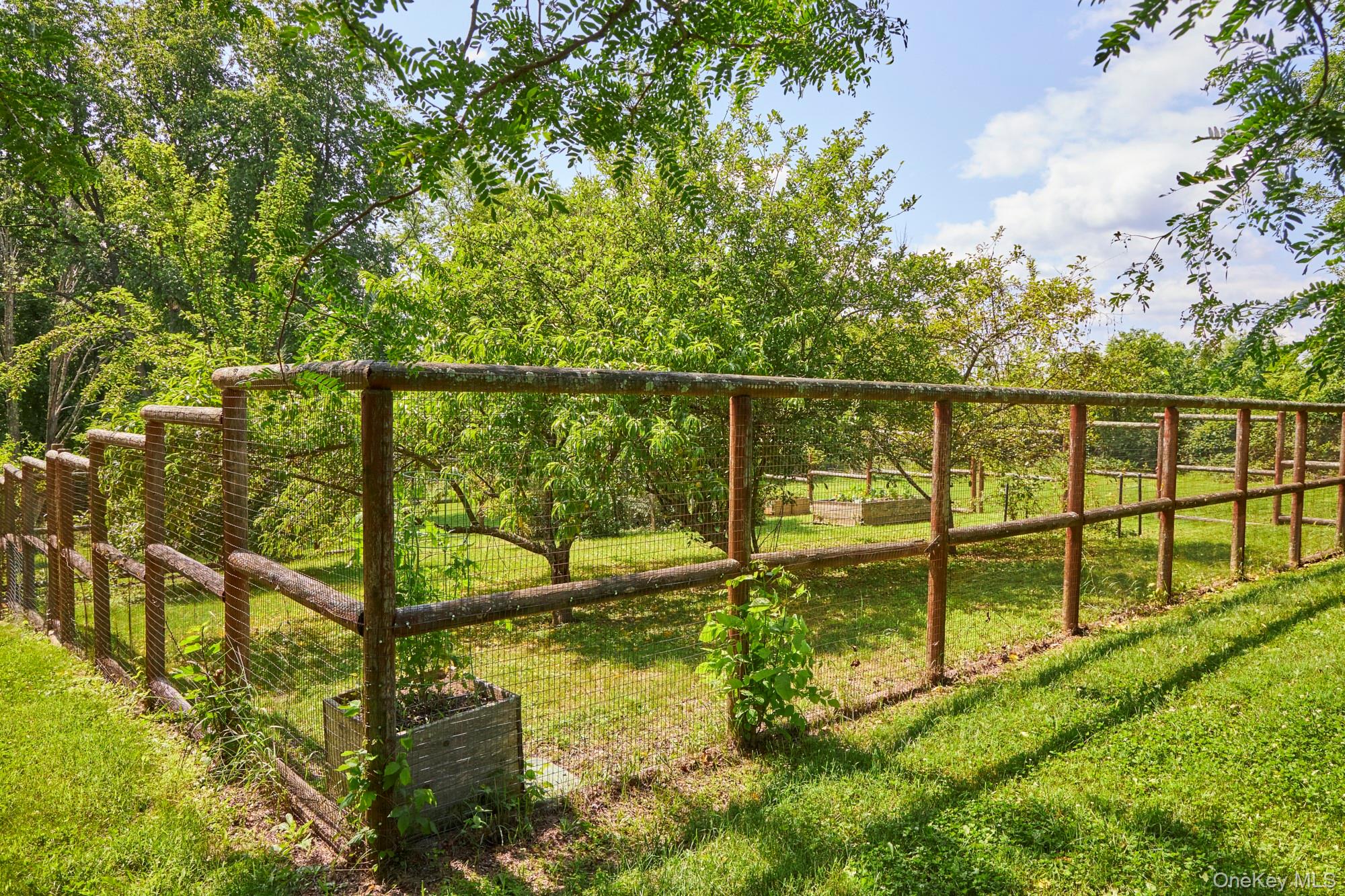 #18 photo, 143 Bedell, Poughkeepsie , NY 12603