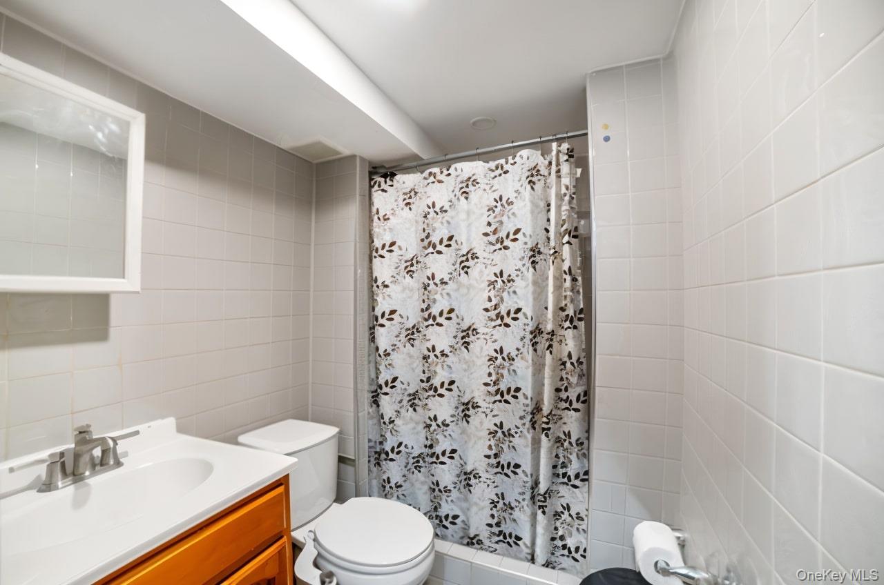 #14 photo, 81-56 264th Street, Glen Oaks , NY 11004