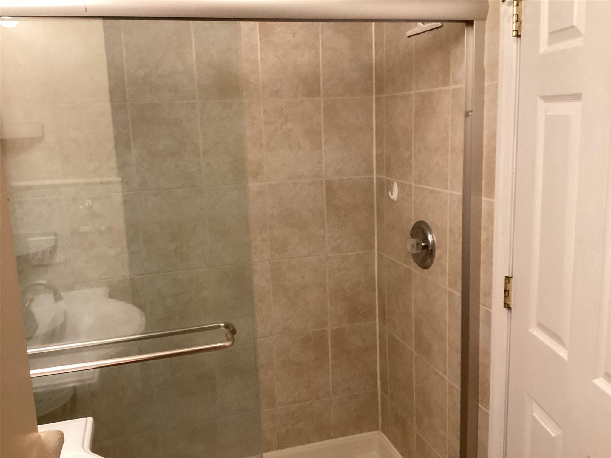 #7 photo, 2 Debron Court, サフォーク郡 Centereach , NY 11720