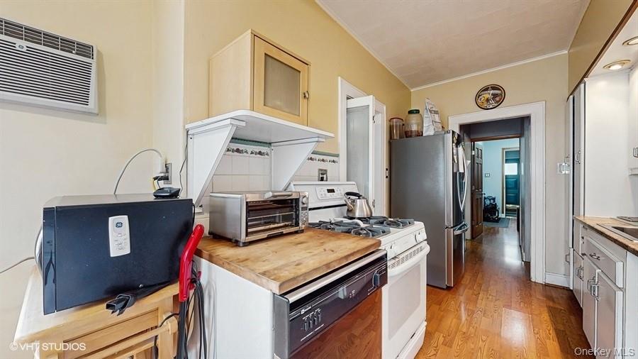 #5 photo, 77-52 76th Street, クイーンズ区 Glendale , NY 11385